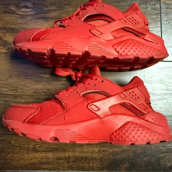 Nike Huarache Run Kids Red Sneakers Youth 4Y Triple Red Like New - Picture 6 of 10